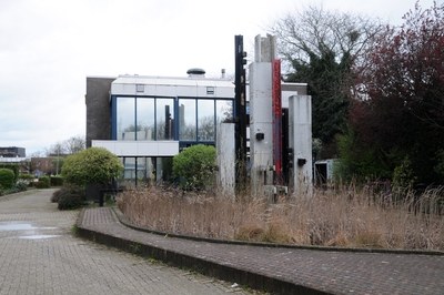 909662 Gezicht op een van de voormalige gebouwen van Electrorail N.V. op het vroegere werkplaatsterrein van de N.S. aan ...